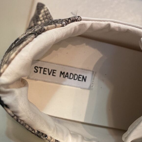 Steve Madden Bianka Sneakers Womens 10M White Studded Streetwear Minimalist - Picture 11 of 14